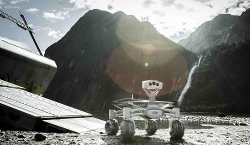 El ‘Audi Lunar Quattro’ en plena actuación cinematográfica El ‘Audi Lunar Quattro’ en plena actuación cinematográfica