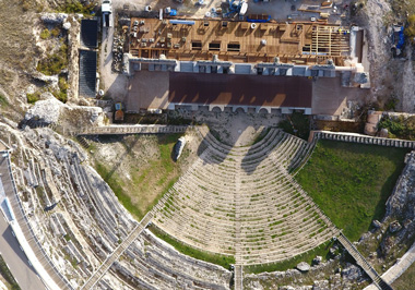 Aspecto general de las obras del teatro de Clunia Aspecto general de las obras del teatro de Clunia