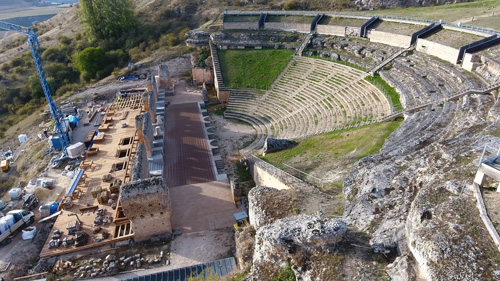 Montaje de la estructura de cubierta del Posescenio Montaje de la estructura de cubierta del Posescenio