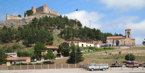 Iglesia de Santa Cecilia vista desde el aparcamiento