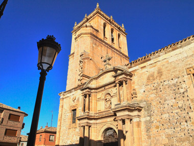 Las naves de este templo iban a ser mucho más altas