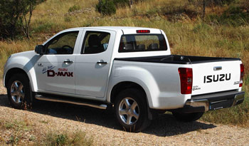 Vista trasera de un ‘pick-up’ de caja abierta Vista trasera de un ‘pick-up’ de caja abierta