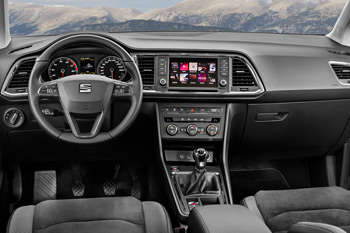 Puesto de conducción de un Seat ATECA con cambio manual Puesto de conducción de un Seat ATECA con cambio manual