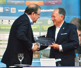 Ceremonia de la entrega del premio Ceremonia de la entrega del premio