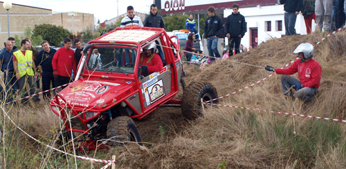 El equipo campeón durante la prueba