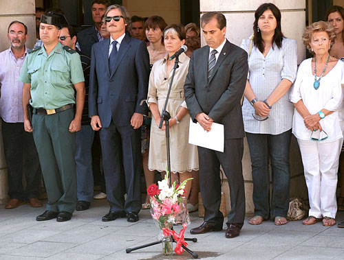 La Corporación Municipal durante el acto de Homenaje