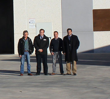 Los gerentes de Todo Aceros y Semirremolques Rojo, Francisco Vázquez y Roberto Rojo, junto a Felipe Revilla, de Revicar, y Benicio Plaza, de Transimer