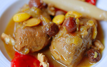 Carrilleras de cerdo en su salsa y avellanas tostadas Carrilleras de cerdo en su salsa y avellanas tostadas