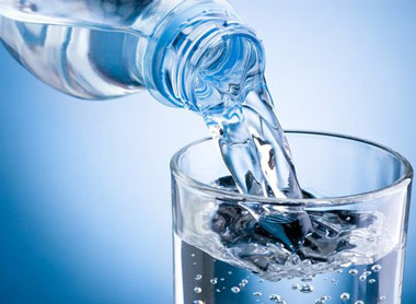 Necesario en verano estar hidratados Fundamental beber agua
