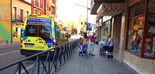 Dificultades operativas de los sanitarios ante una barrera arquitectónica.