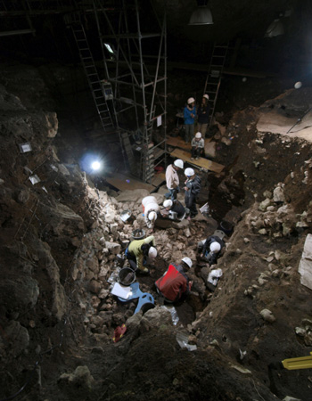 El Portalón de Cueva Mayor durante su excavación