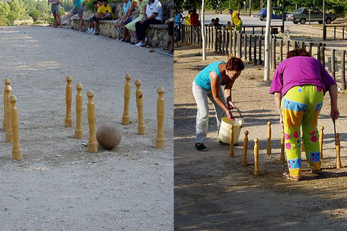 (Foto Izda): Bolo Ribereño | (Foto Dcha.): Bolo ribereño, preparando el castro. (Foto Izda): Bolo Ribereño | (Foto Dcha.): Bolo ribereño, preparando el castro.