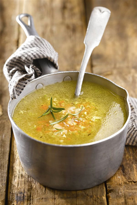 Hacer crema con verduras de la sopa Hacer crema con verduras de la sopa