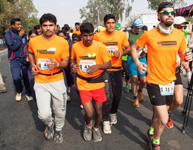 Deportistas solidarios ribereños comparten su experiencia solidaria en la India Deportistas solidarios ribereños comparten su experiencia solidaria