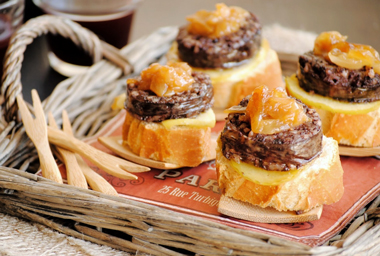 Cebolla caramelizad con morcilla Cebolla caramelizad con morcilla
