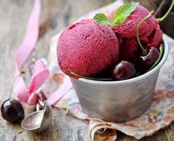 Sorbete helado de cerezas