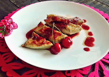 Secreto de cerdo con salsa de cerezas Secreto de cerdo con salsa de cerezas