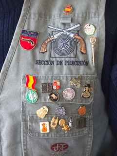 Distintas insignias de tiro
