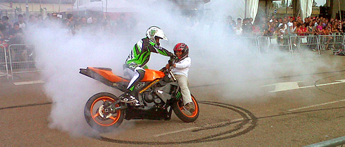 Espectáculo del Stunt Elite Show Espectáculo del Stunt Elite Show