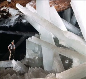 Cueva de Cristales Gigantes (México)