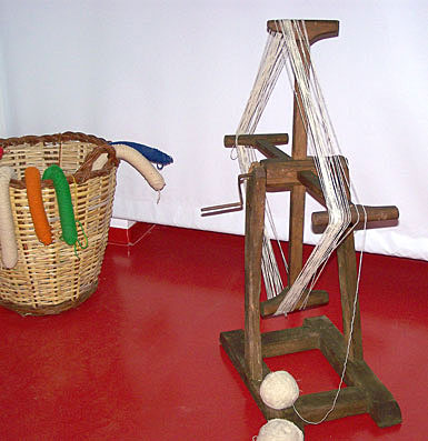 Devanadora del año 1730 en el Centro de Interpretación de la Lana