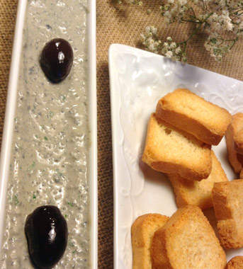 Paté de anchoas y aceitunas negras