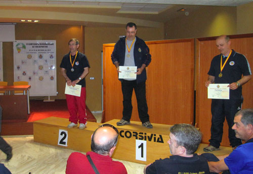 Los ganadores en el pódium