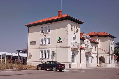 Fotografía: Javier Marqués | Edificio de la estación de Aranda de Duero-Montecillo