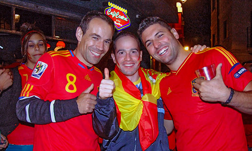 Fotografía: J.Marqués | La afición arandina celebra el triunfo en la Eurocopa