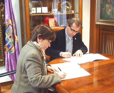 Firma del Convenio entre el Ayuntamiento y GlaxoSmithKline Fotografía: Merche Abad