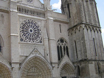 Basílica catedral de San Pedro de Poitiers 