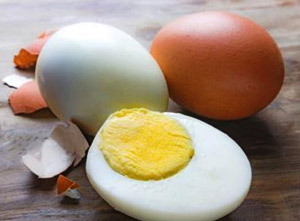                     No tomar huevos por miedo al colesterol