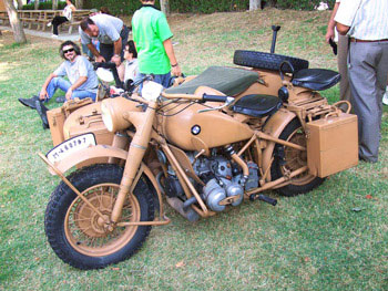 BMW de los años 40 procedente de los África korps BMW de los años 40 procedente de los África korps