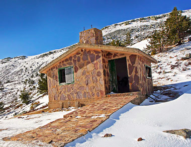 Refugio entre las Lagunas Negra y Larga