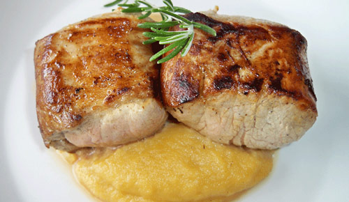 Solomillo de cerdo con compota de manzana Solomillo de cerdo con compota de manzana