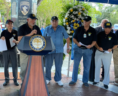 Sobre Cuba y la Brigada 2506 Rafael Montalvo, Presidente de la Asociación de Veteranos de la Brigada 2506, dirigiéndose a los presentes