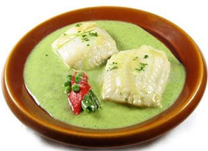 Bacalao con salsa de sidra con guisantes