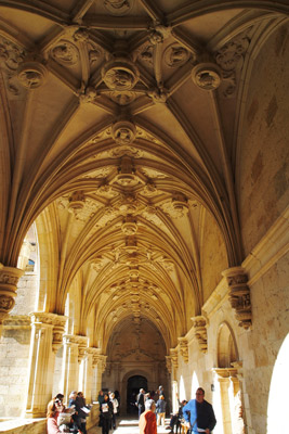 Claustro del Monasterio de San Zoilo; hoy hotel de lujo