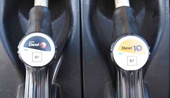 El nuevo etiquetado advierte de que los gasóleos contienen un siete por ciento de aceites vegetales El nuevo etiquetado advierte de que los gasóleos contienen un siete por ciento de aceites vegetales