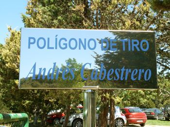 Entrada al Polígono de Tiro