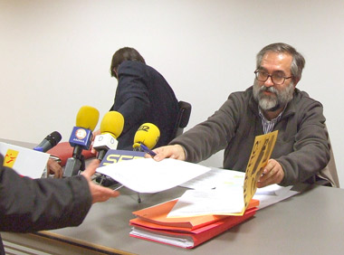Entrega de Documentación a la Prensa