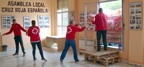 Fotografía: Cruz Roja Española | Descarga de Alimentos. Fotografía: Cruz Roja Española | Descarga de Alimentos.