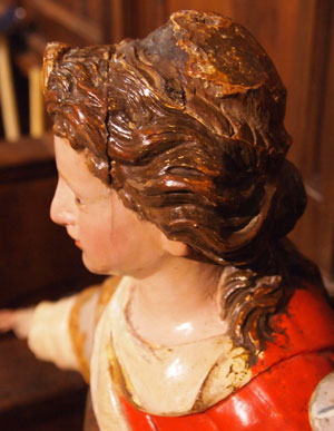Detalle de la cabeza de la imagen de santa Bárbara