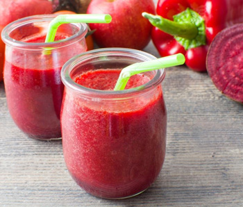 Smoothie de remolacha, manzana y pimiento