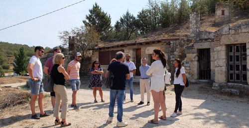 Asistentes al Sonorama Ribera visitando la Ribera del Duero