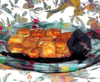 Láminas de queso con trufa de verano Láminas de queso con trufa de verano