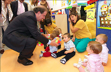 Vicente Herrera durante la inauguración del Centro Infantil